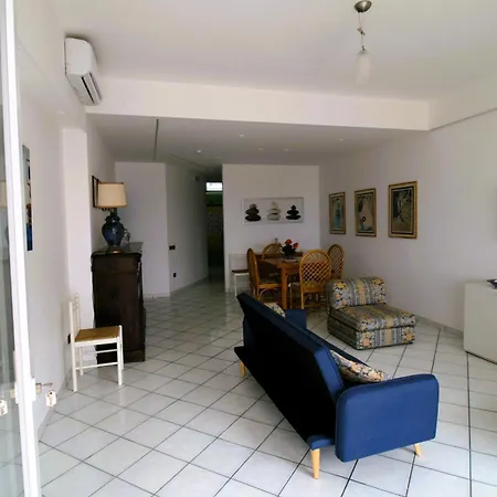 Laura Pizzo (Calabria)